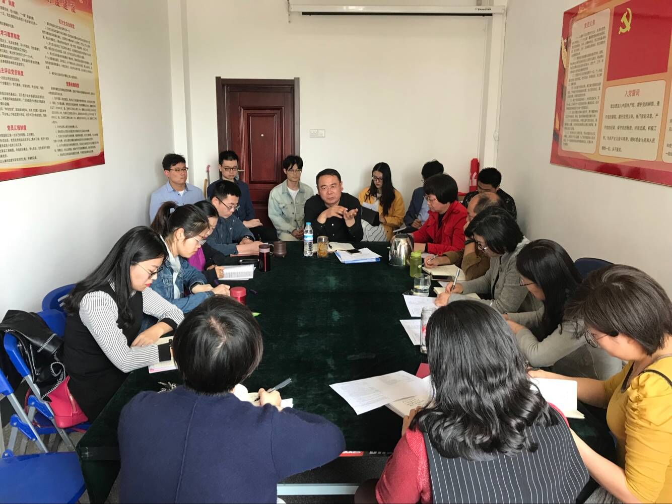 开云体育
召开临沂资本交易大会志愿者动员培训会2018-4-24.jpg